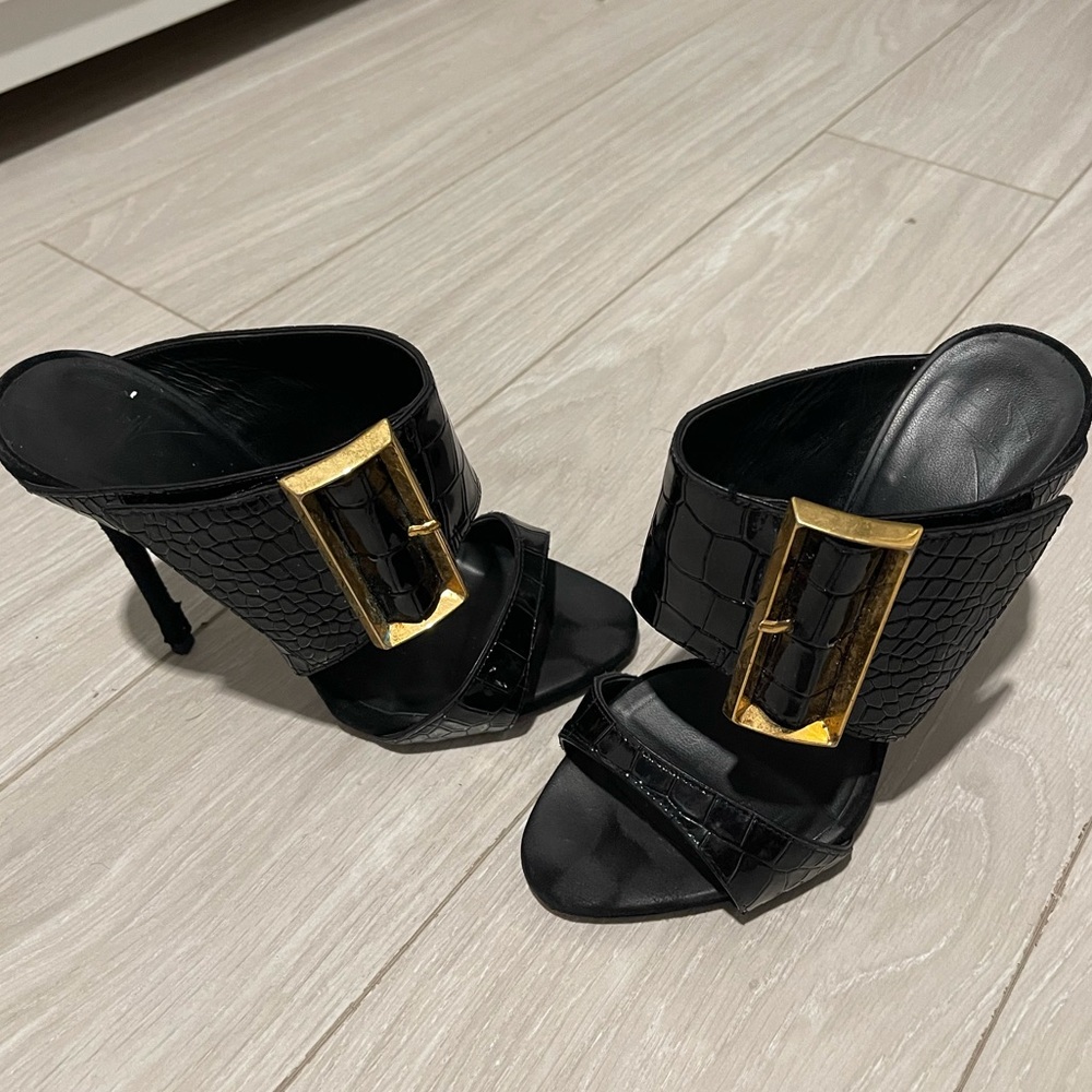 Black Giuseppe Zanotti heels